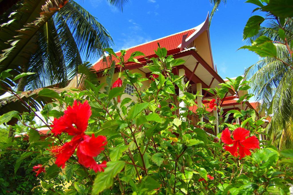 Palm Village Rawai Exterior foto