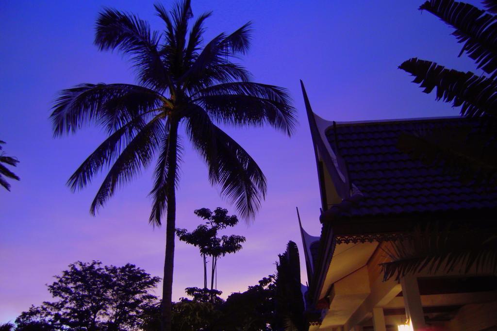 Palm Village Rawai Exterior foto