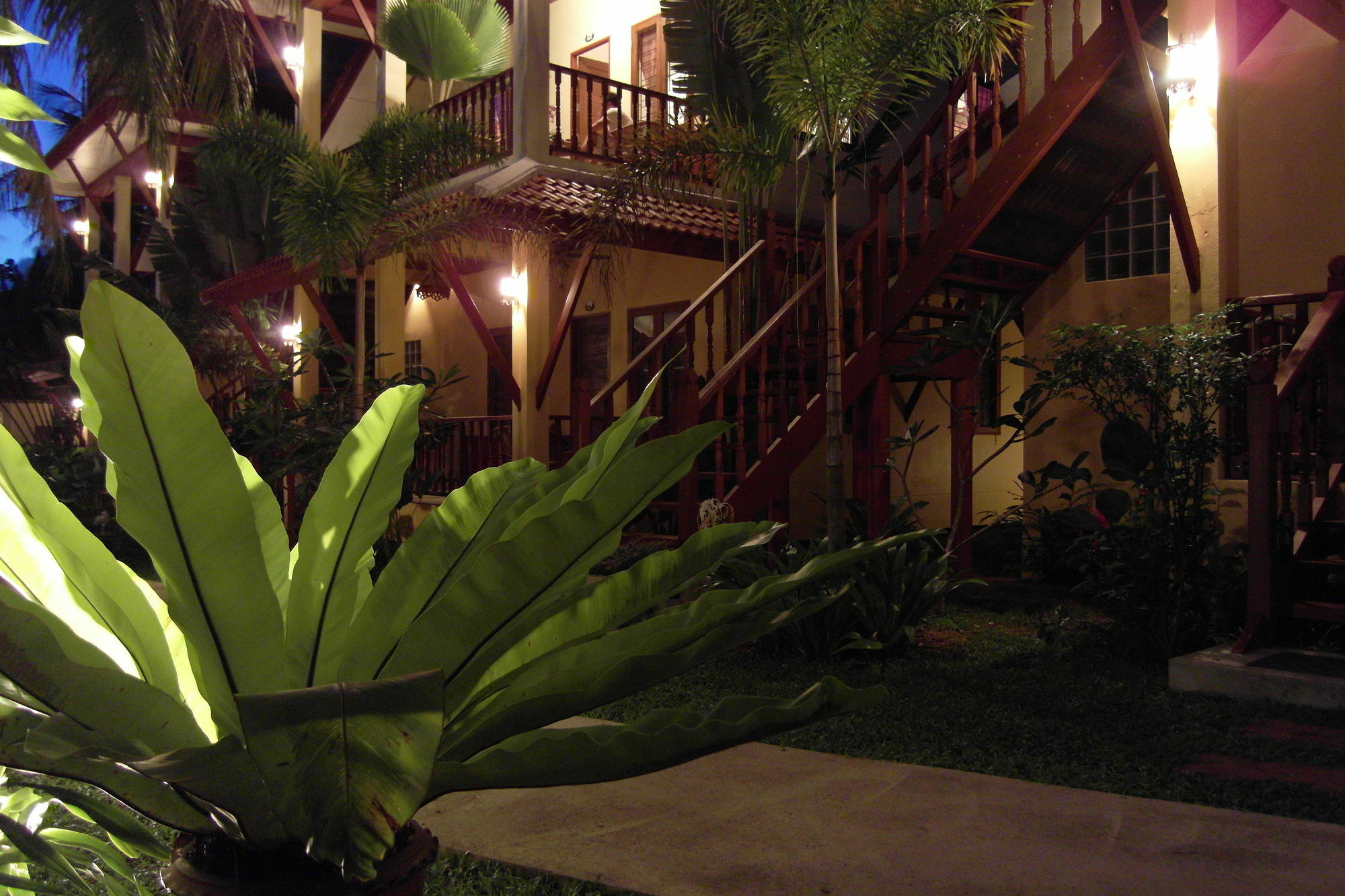 Palm Village Rawai Exterior foto